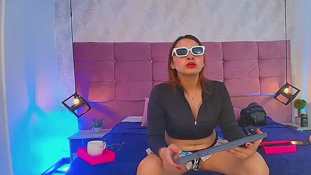 Snapshot of CelesteNeirafg chatting on June 16, 5:35 pm CelesteNeirafg online show from June 16, 5:35 pm