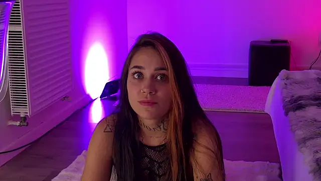 Snapshot of KyraDesire chatting on July 4, 2:21 pm KyraDesire online show from July 4, 2:21 pm