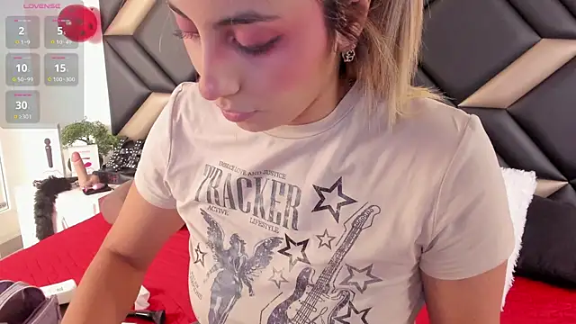 AdrianaHarlow online show from July 15, 7:21 pm