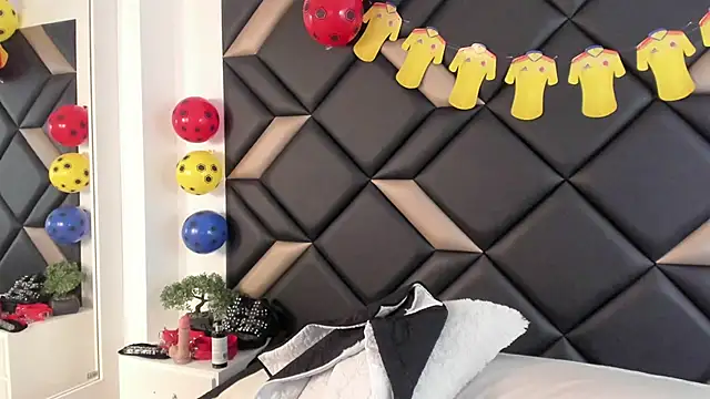 AdrianaHarlow online show from June 17, 7:02 pm