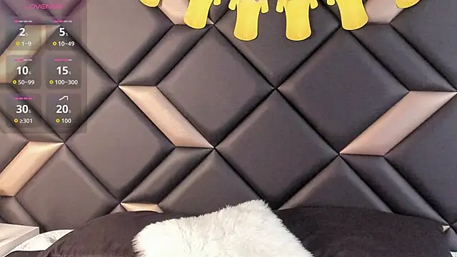 AdrianaHarlow online show from July 1, 7:14 pm