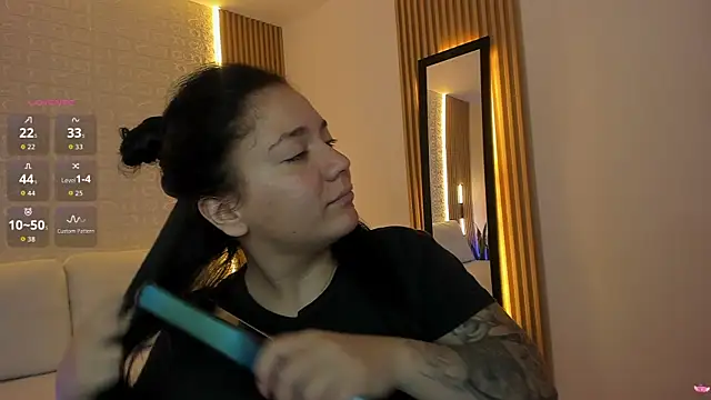 Snapshot of rebecaa_grey chatting on June 27, 2:45 pm rebecaa grey online show from June 27, 2:45 pm