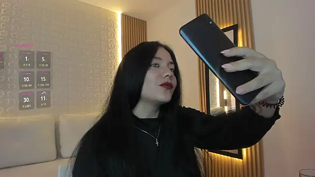 Snapshot of rebecaa_grey chatting on June 20, 3:06 pm rebecaa grey online show from June 20, 3:06 pm