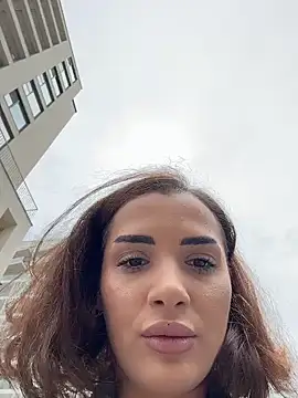 Snapshot of chloenyx chatting on June 1, 1:00 pm chloenyx online show from June 1, 1:00 pm