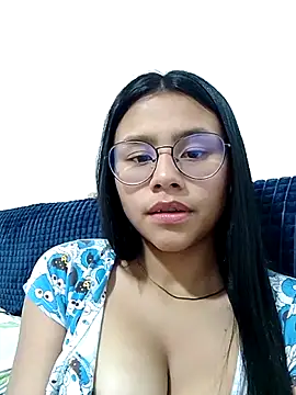 Snapshot of Sofielovee-01 chatting on June 20, 1:32 am Sofielovee-01 online show from June 20, 1:32 am