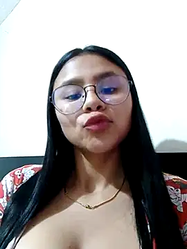 Snapshot of Sofielovee-01 chatting on July 15, 2:18 am Sofielovee-01 online show from July 15, 2:18 am