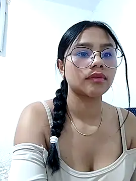 Snapshot of Sofielovee-01 chatting on July 11, 12:55 am Sofielovee-01 online show from July 11, 12:55 am