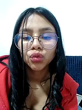 Snapshot of Sofielovee-01 chatting on July 17, 12:52 am Sofielovee-01 online show from July 17, 12:52 am