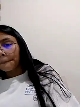 Snapshot of Sofielovee-01 chatting on June 10, 1:18 am Sofielovee-01 online show from June 10, 1:18 am