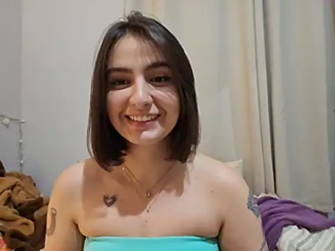 Snapshot of Juh_castro chatting on June 16, 6:30 pm Juh castro online show from June 16, 6:30 pm