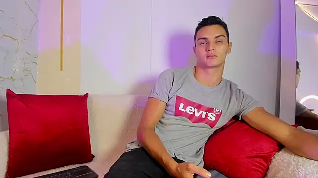 andrewevans46 online show from June 2, 1:11 pm