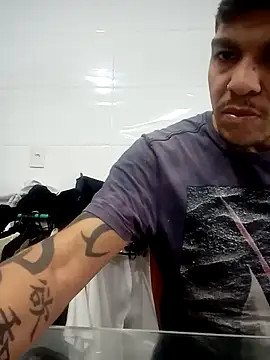 Snapshot of Tatuadomoreno23cm chatting on June 8, 11:55 am Tatuadomoreno23cm online show from June 8, 11:55 am