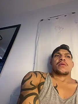 Snapshot of Tatuadomoreno23cm chatting on June 28, 1:28 pm Tatuadomoreno23cm online show from June 28, 1:28 pm