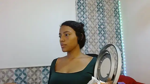 Snapshot of Isabellacarson chatting on July 8, 5:35 pm Isabellacarson online show from July 8, 5:35 pm