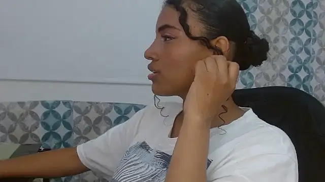 Snapshot of Isabellacarson chatting on June 25, 6:35 pm Isabellacarson online show from June 25, 6:35 pm