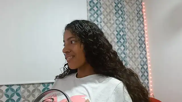 Snapshot of Isabellacarson chatting on July 10, 5:57 pm Isabellacarson online show from July 10, 5:57 pm