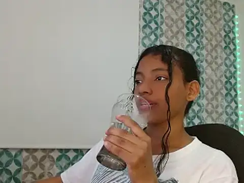 Snapshot of Isabellacarson chatting on June 17, 5:56 pm Isabellacarson online show from June 17, 5:56 pm