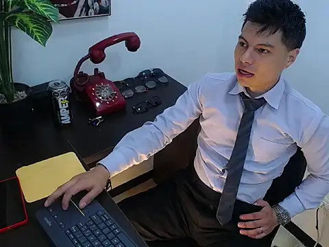 AquilesTaylor online show from July 8, 12:17 pm