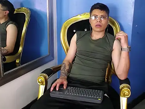 AquilesTaylor online show from June 19, 12:44 pm