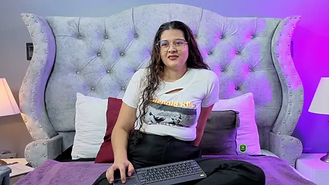 Snapshot of GreysTh chatting on July 16, 12:02 pm GreysTh online show from July 16, 12:02 pm