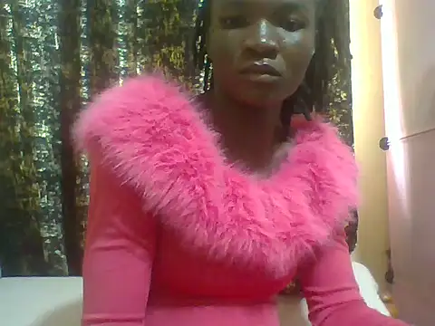Snapshot of Skylark612 chatting on June 15, 10:26 am Skylark612 online show from June 15, 10:26 am