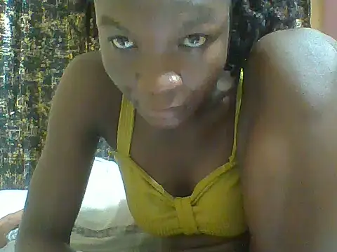 Snapshot of Skylark612 chatting on June 8, 1:28 am Skylark612 online show from June 8, 1:28 am