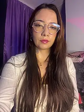 arilynn  online show from July 17, 4:53 am