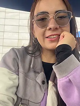 arilynn  online show from June 18, 3:50 pm