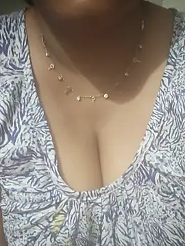 Snapshot of sexyveena chatting on July 9, 6:07 pm sexyveena online show from July 9, 6:07 pm