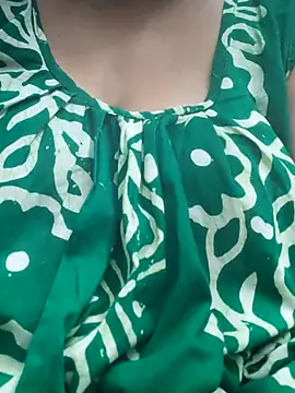 Snapshot of sexyveena chatting on July 1, 7:36 pm sexyveena online show from July 1, 7:36 pm