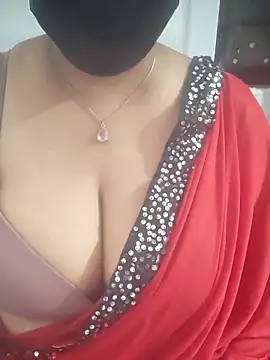 Snapshot of sexyveena chatting on June 12, 7:55 pm sexyveena online show from June 12, 7:55 pm