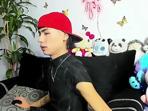Snapshot of Playboy_andeer chatting on May 30, 3:57 am Playboy andeer online show from May 30, 3:57 am