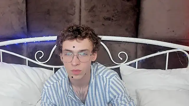 Snapshot of Jacob_Davidson chatting on June 5, 6:52 am Jacob Davidson online show from June 5, 6:52 am