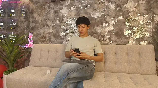 Maximiliano Young online show from June 9, 1:01 pm