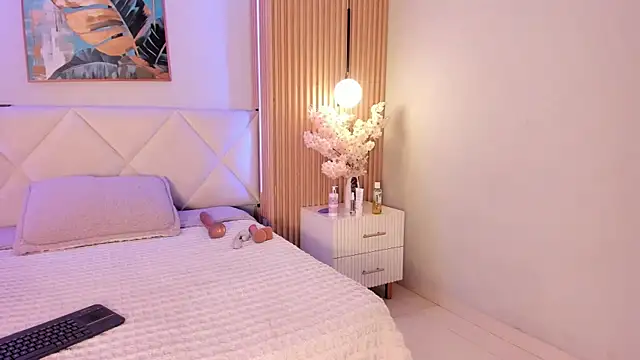 Snapshot of savina_ricci chatting on July 15, 8:16 pm savina ricci online show from July 15, 8:16 pm