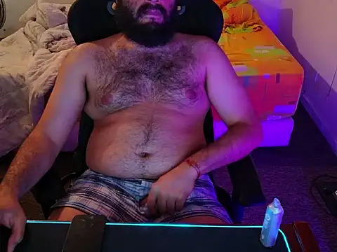 Latinbearhairy online show from June 17, 5:07 am