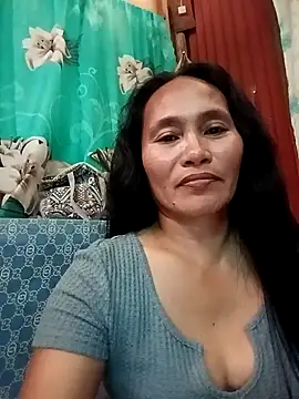 Snapshot of Queenslay chatting on July 15, 2:07 am Queenslay online show from July 15, 2:07 am
