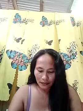 Snapshot of Queenslay chatting on July 8, 5:19 am Queenslay online show from July 8, 5:19 am