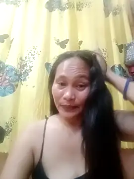 Snapshot of Queenslay chatting on July 2, 12:11 am Queenslay online show from July 2, 12:11 am