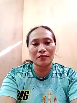Snapshot of Queenslay chatting on June 10, 7:31 am Queenslay online show from June 10, 7:31 am