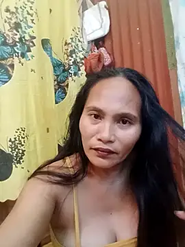 Snapshot of Queenslay chatting on June 25, 5:12 am Queenslay online show from June 25, 5:12 am