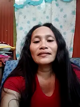 Snapshot of Queenslay chatting on June 6, 6:18 am Queenslay online show from June 6, 6:18 am
