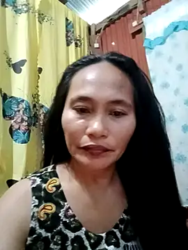 Snapshot of Queenslay chatting on July 5, 10:05 pm Queenslay online show from July 5, 10:05 pm