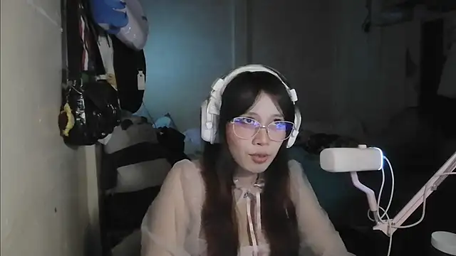 SierraCassey online show from June 1, 2:39 pm