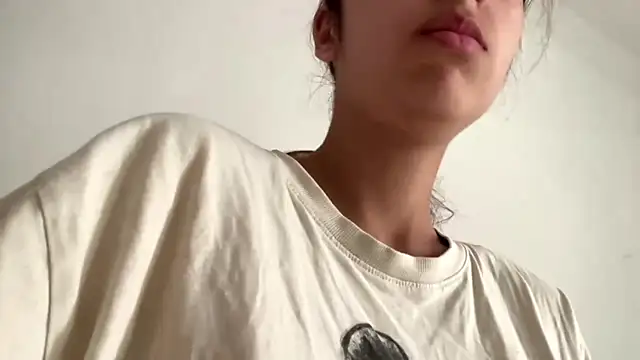 Snapshot of SindyKay chatting on June 23, 5:05 am SindyKay online show from June 23, 5:05 am