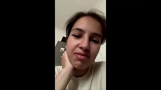 Snapshot of SindyKay chatting on June 16, 5:18 am SindyKay online show from June 16, 5:18 am
