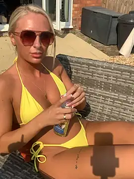 Millymae  online show from July 10, 3:45 pm