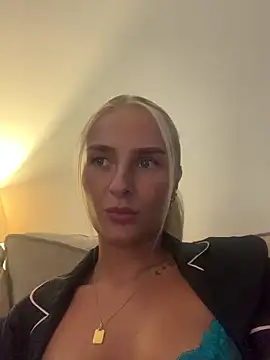 Millymae  online show from June 12, 6:38 pm