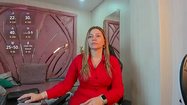 Snapshot of pamelaQenn2 chatting on June 13, 5:00 pm pamelaQenn2 online show from June 13, 5:00 pm