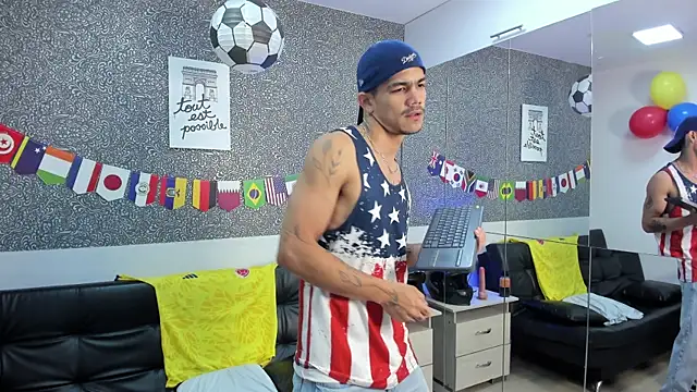Snapshot of Jared_Cole chatting on July 4, 11:38 am Jared Cole online show from July 4, 11:38 am